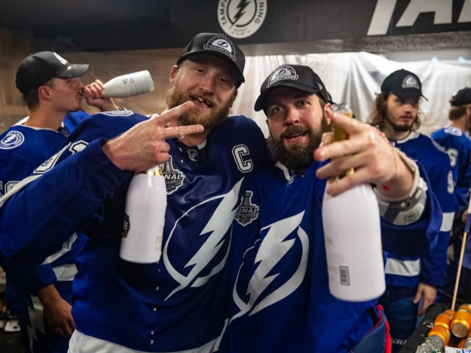 Zwei wichtige Bausteine auf dem Weg zu den Titeln 2020 und 2021 Tampa-Captain Steven Stamkos und Nikita Kutscherow.