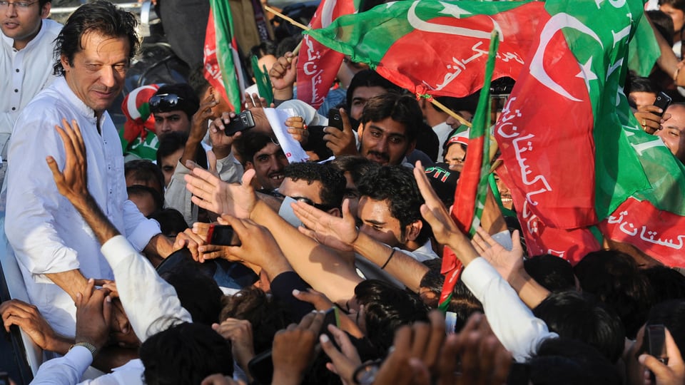 Ex-Cricket-Star Imran Khan bei einer Wahlkampfveranstaltung.