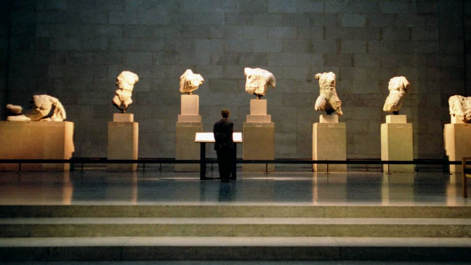 Eine Ausstellung im britischen Museum mit Steinbüsten aus Griechenland. 