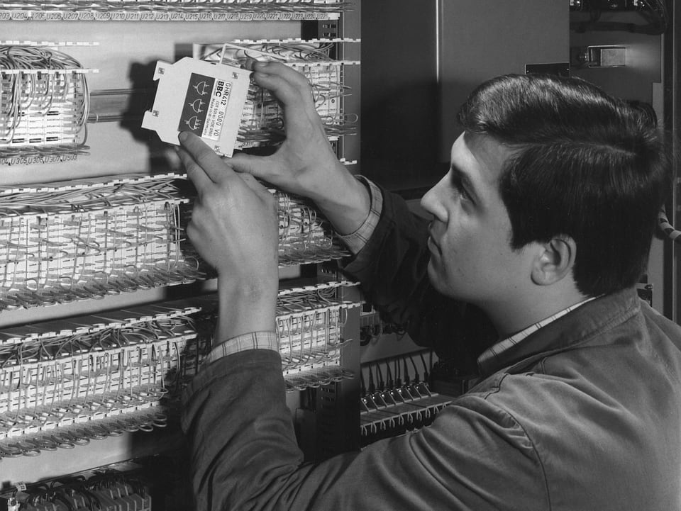Für den Einsatz in Steuerungen entwickelte die BBC um 1970 herum zahlreiche elektronische Bauteile.