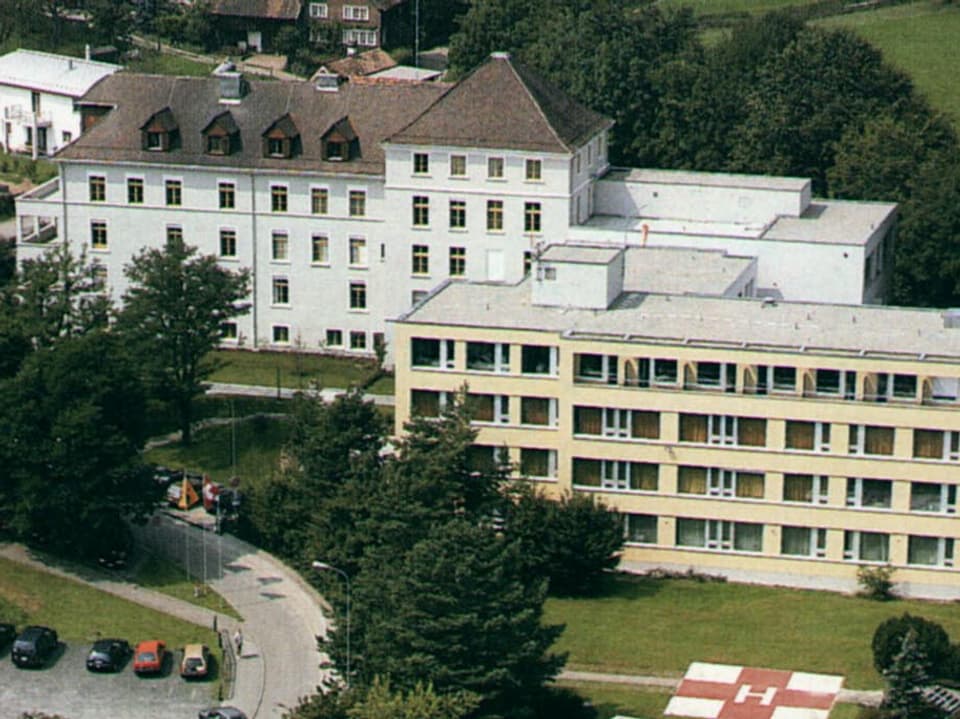 Luftaufnahme des Spitals