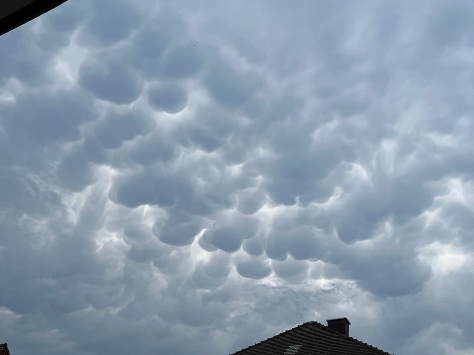 Wohlen/AG beutelförmige Wolken