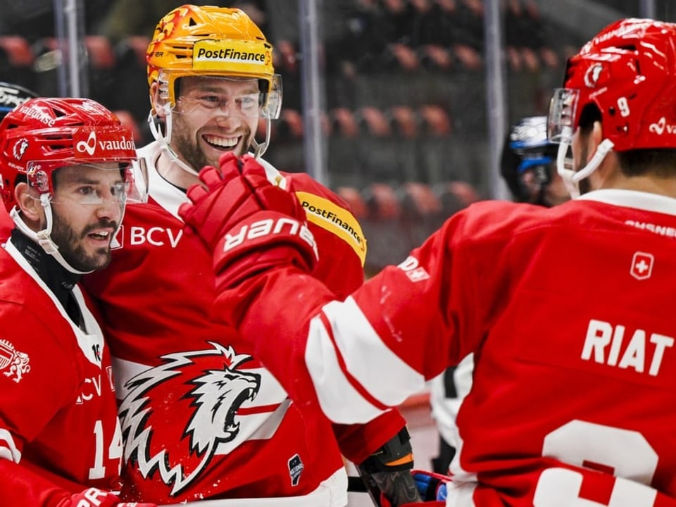 Harmonieren aktuell ausgezeichnet miteinander Jason Fuchs, Topskorer Jiri Sekac und Damien Riat.