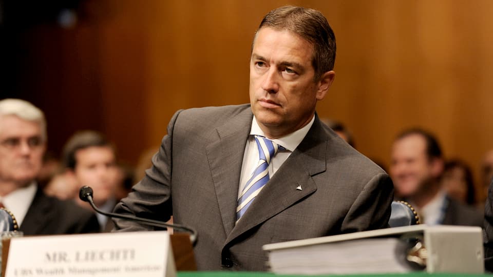 Der Schweizer UBS-Banker Martin Liechti steht am 17. Juli 2008 vor dem amerikanischen Senatsausschuss. 