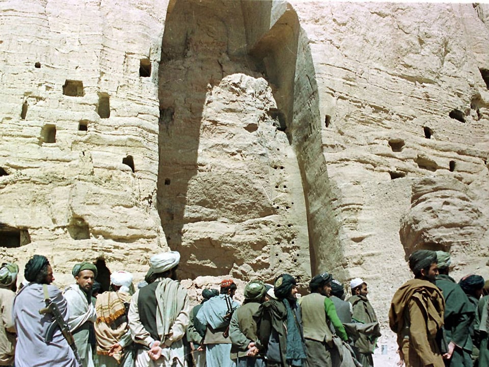 Eine der zerstörten Buddha-Statuen von Bamiyan.