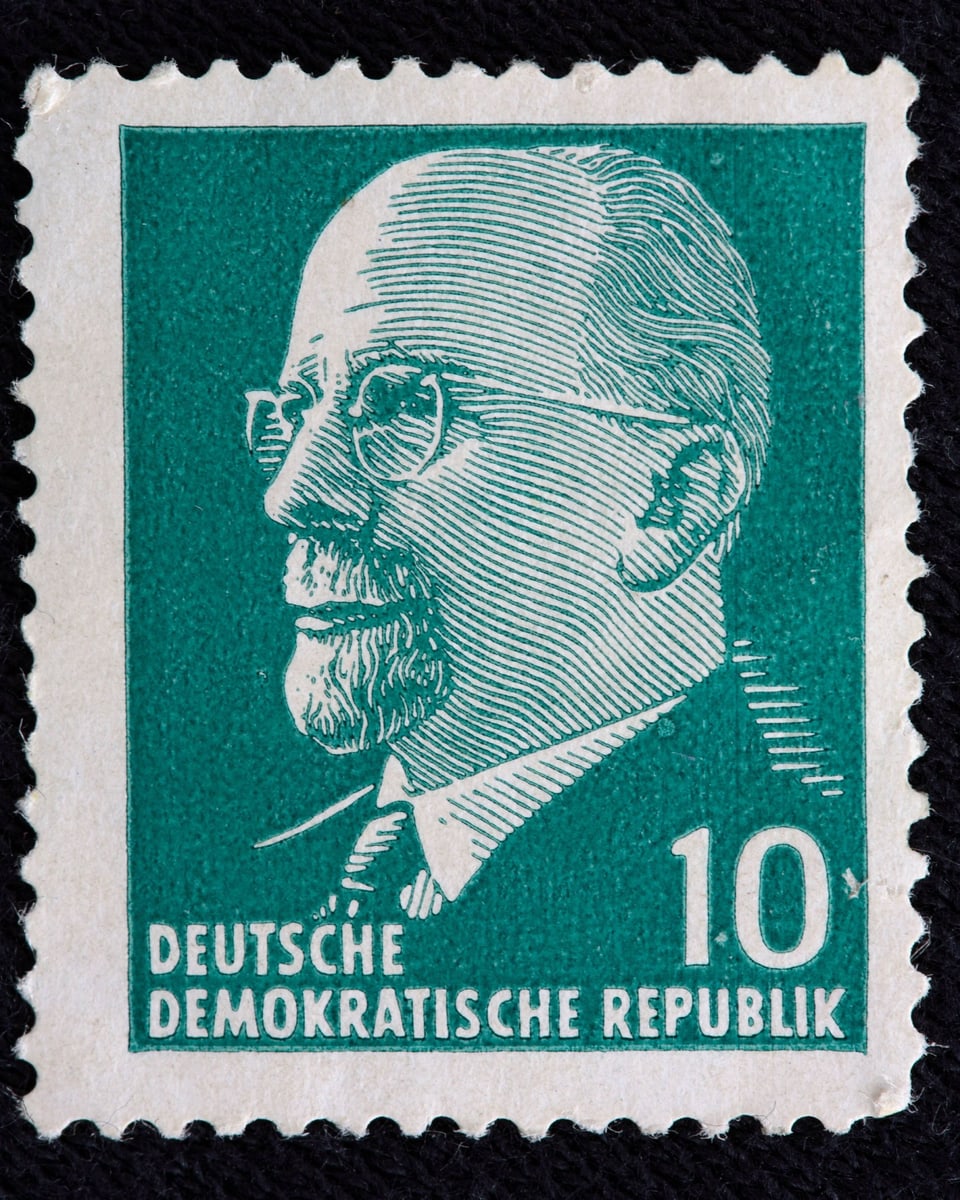 DDR-Briefmarke mit dem Kopf von Walter Ulbricht.
