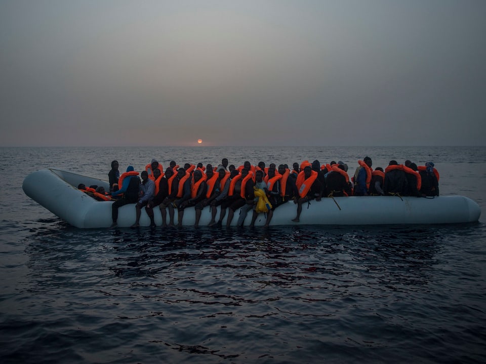 Bootsmigranten im Mittelmeer. 
