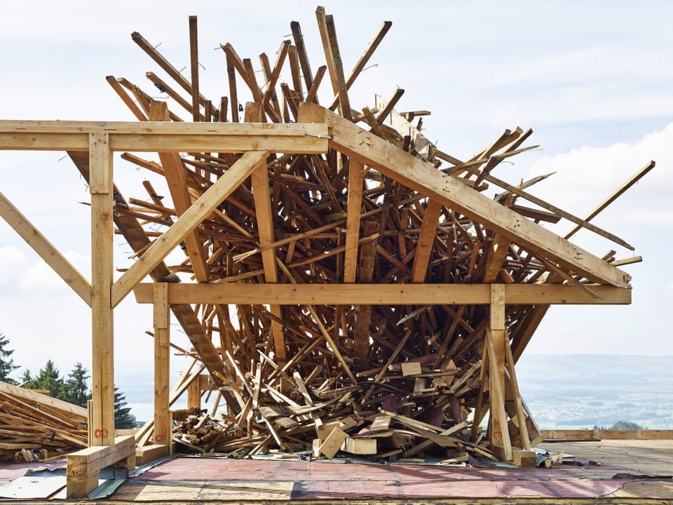 Fotografie einer Holzkonstruktion.