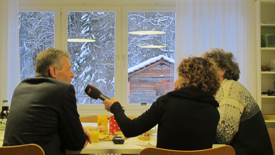 SRF 1 Reporterin trifft Heinz Karrer und Andrea Nold zum Gespräch.