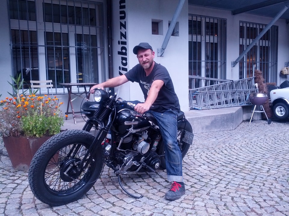 Harley Davidson 750 WLA von Marc Baier aus Zürich