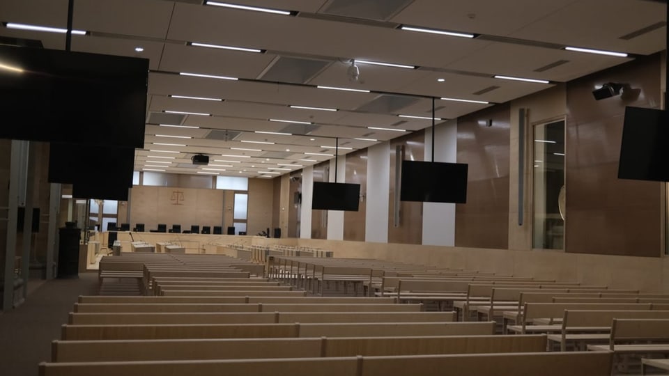 Blick in den neuen Gerichtssaal in der Wandelhalle «Salle des pas perdus»  im Palais de Justice. 