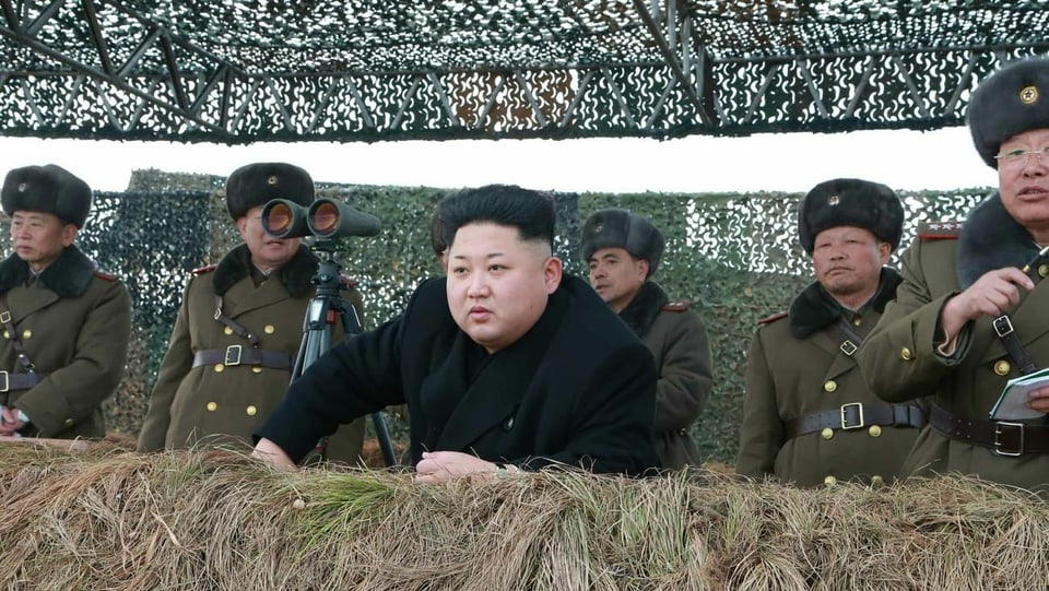 Nordkoreas Machthaber mit Militärs