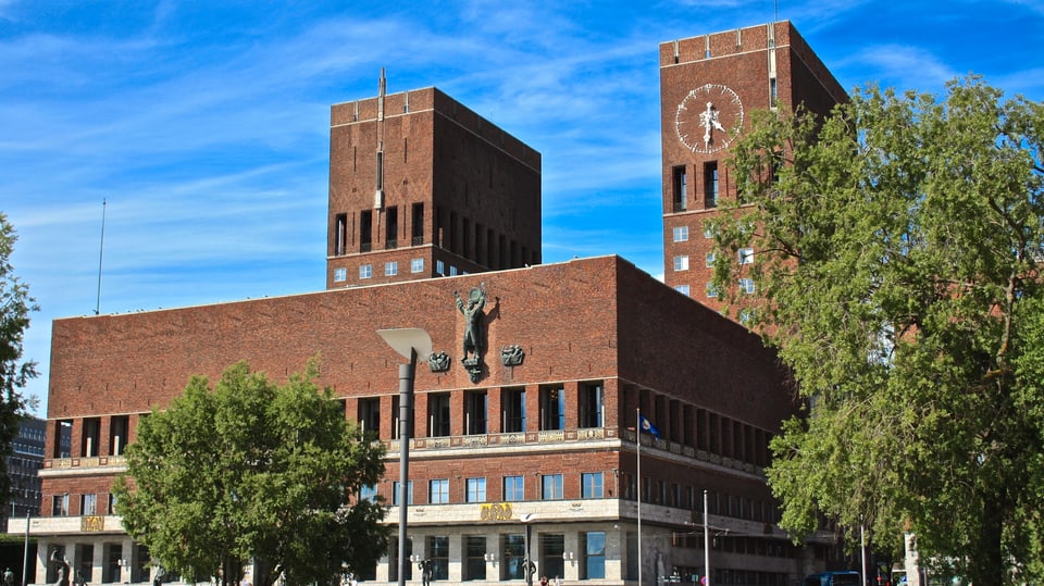 Blick auf das Rathaus von Oslo.