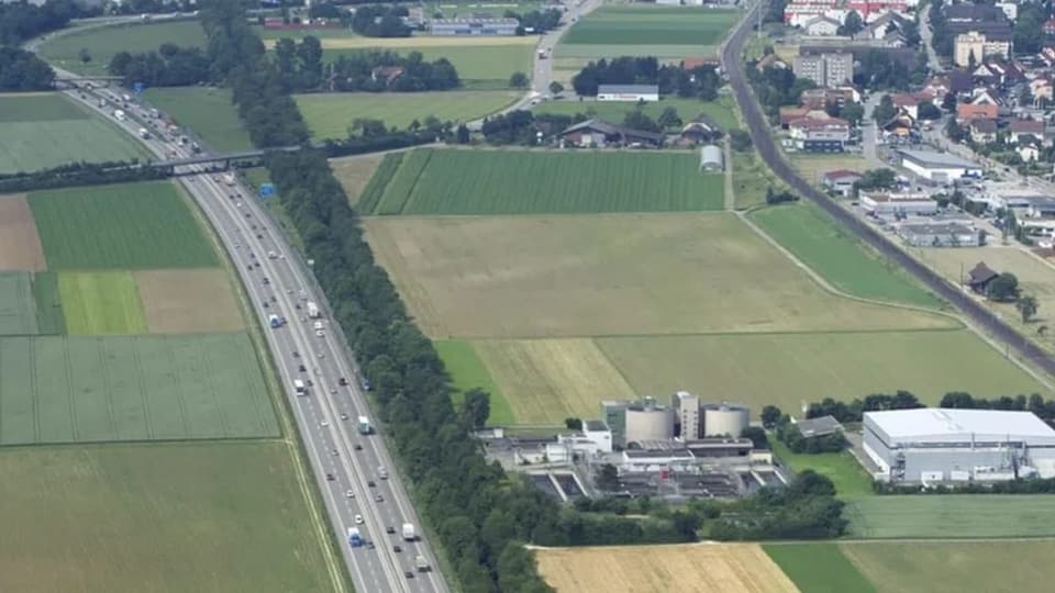Luftaufnahme der Abwasserreinigungsanlage Falkenstein.