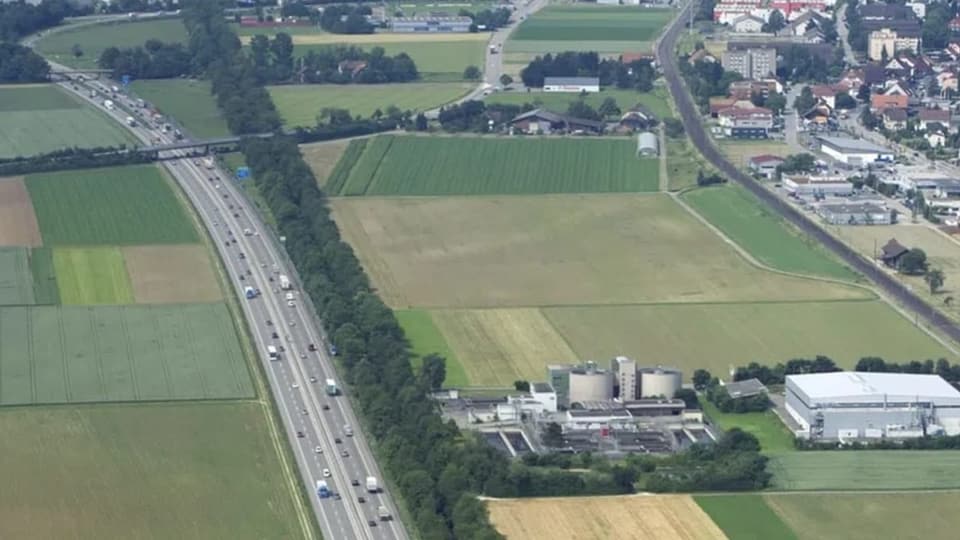 Luftaufnahme der Abwasserreinigungsanlage Falkenstein. 