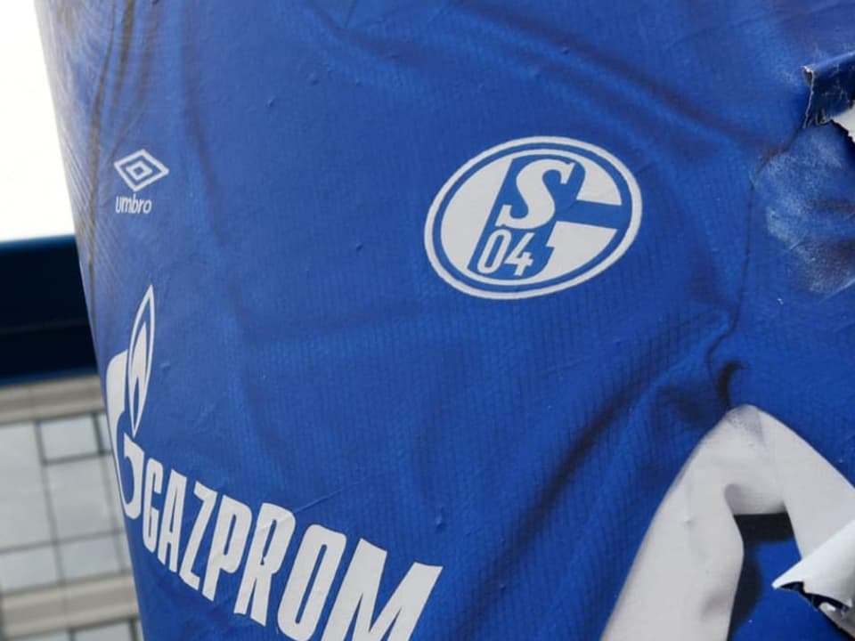 Das Gazprom-Logo auf einem Schalke-Shirt