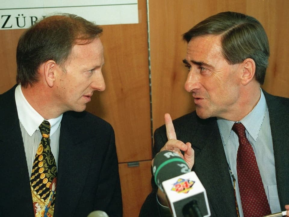 Bernd Böhme und Walter Frey an der Pressekonferenz 1997.