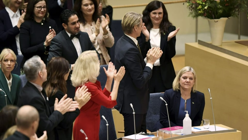 Magdalena Andersson wird zur Regierungschefin gewählt