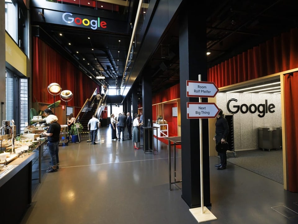 Blick in den Innenbereich der Google-Räumlichkeiten in Zürich