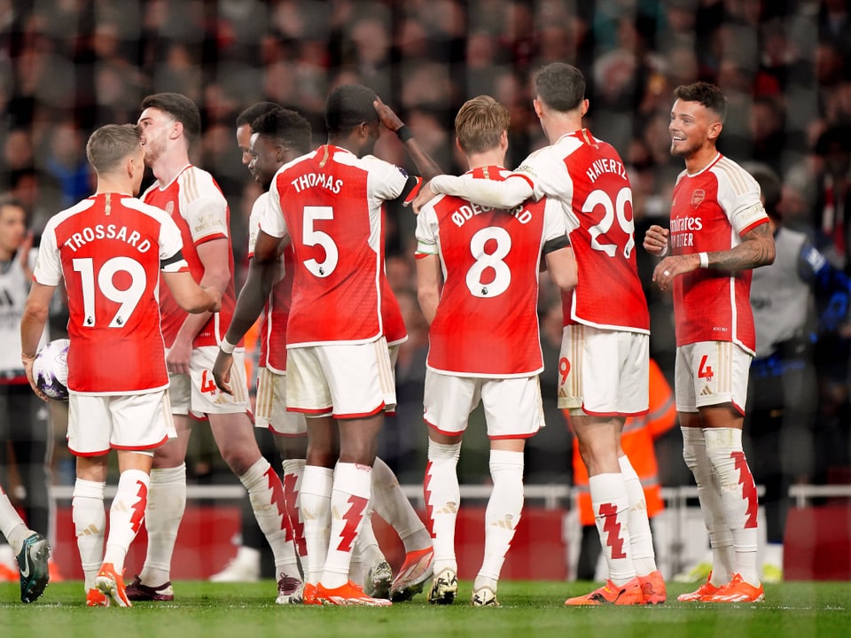 Arsenal-Spieler jubeln über einen Treffer.