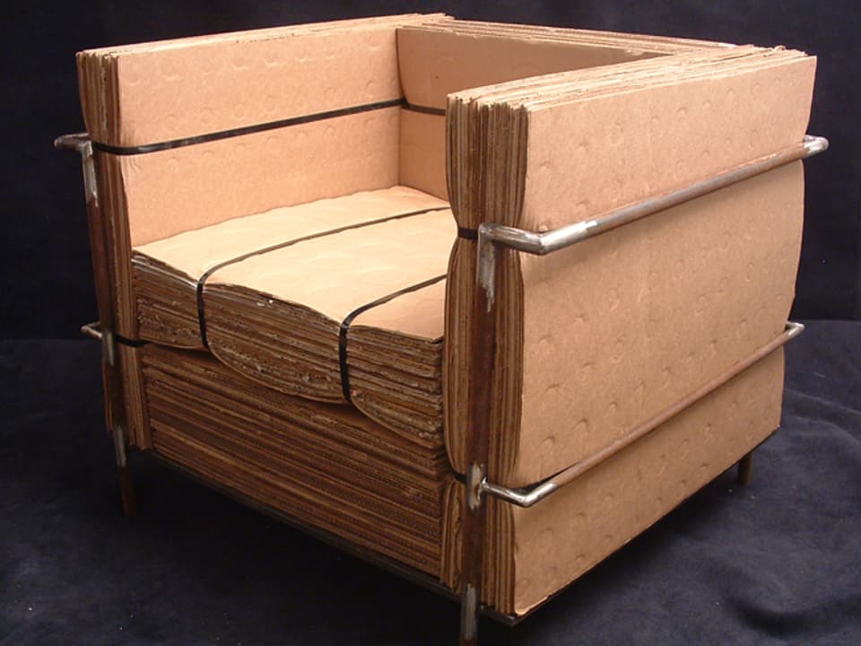 le Corbusier Sesssel aus Karton