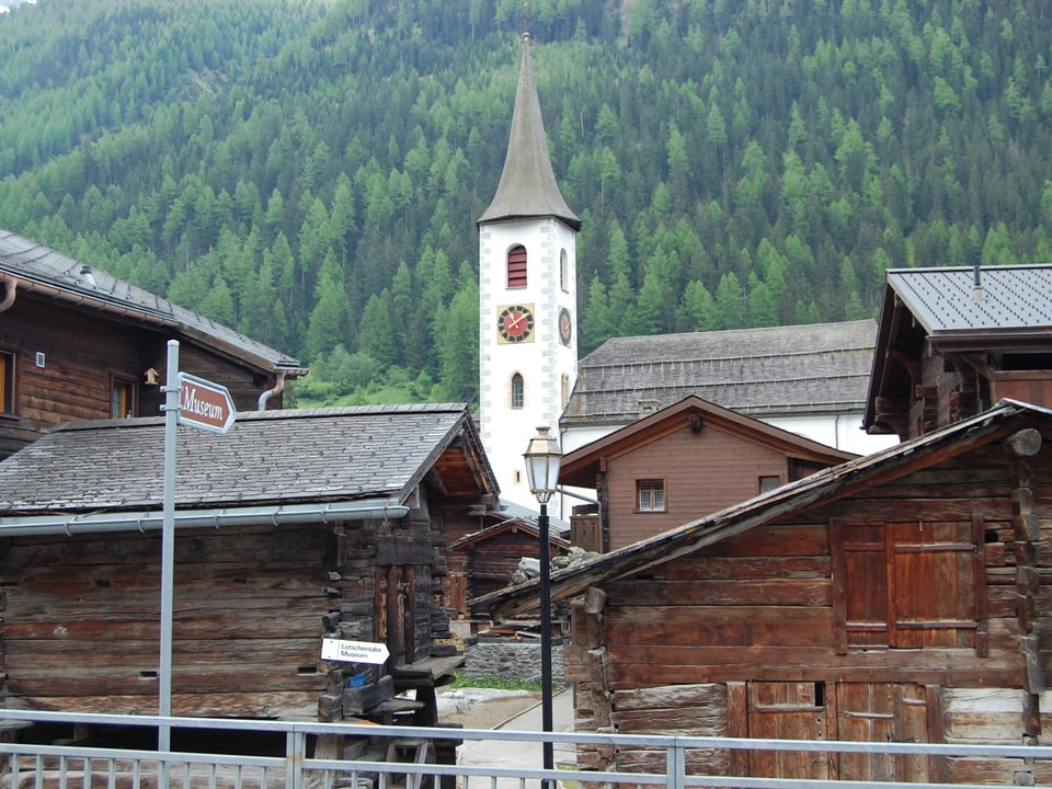 Kirche und historischer Dorfkern von Kippel VS