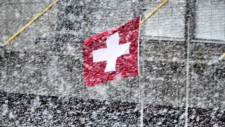 Riesige Schneeflocken gingen am 19. April in Thun nieder.