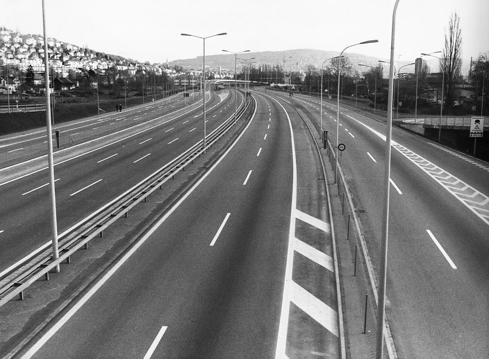 Leere Autobahnen, aufgenommen in Zürich 1973.