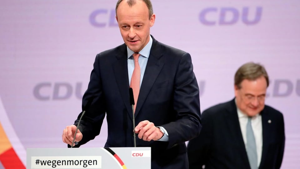 Friedrich Merz am CDU-Parteitag im Januar 2021 – im Hintergrund Armin Laschet.