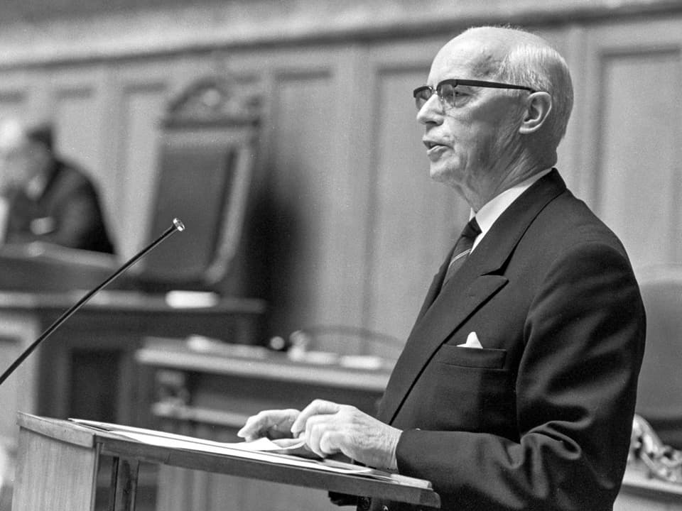 Bundesrat Willy Spühler.