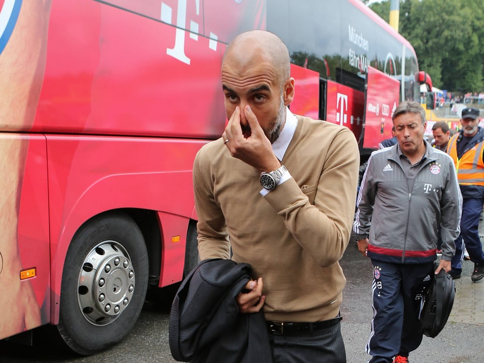 Pep Guardiola verlässt den Bayern-Bus