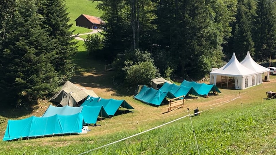 «Die Nacht unter freiem Himmel war lustig. Nur die Mücken haben gestört.»