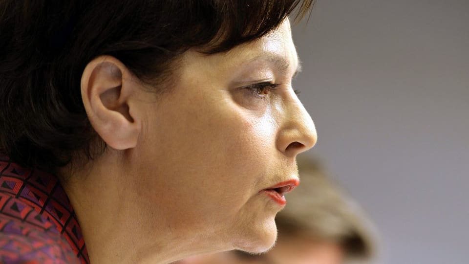 Die Zürcher Regierungsrätin Ursula Gut im Profil aufgenommen