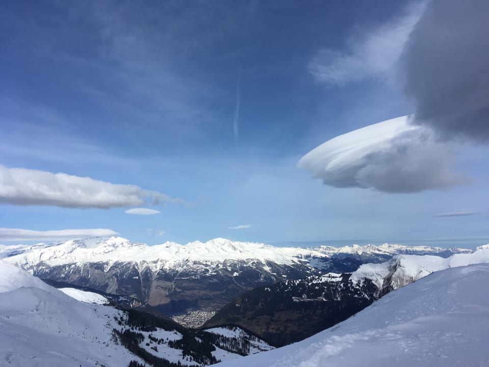 Linsenwolken über Graubünden.