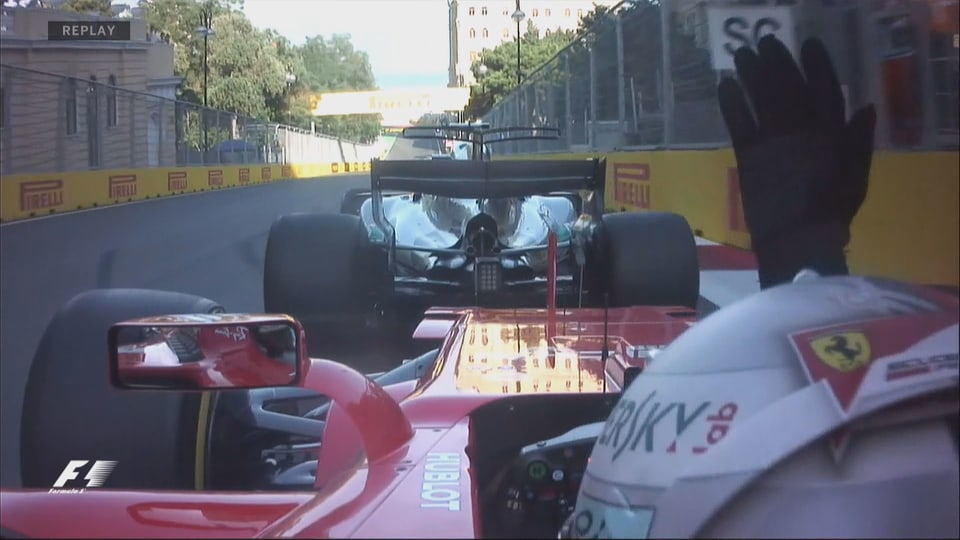 Vettel fährt beim GP von Baku Hamilton hinten auf.