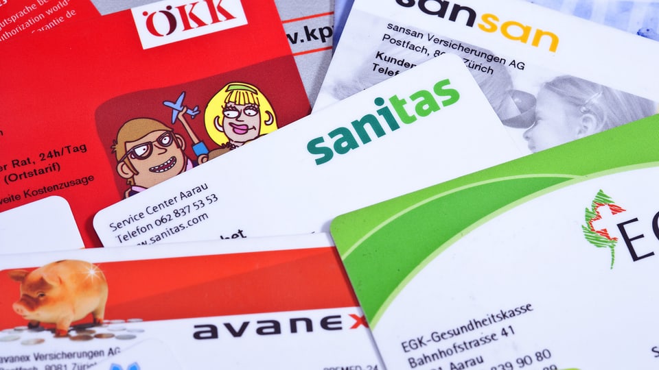 Verschiedene Krankenkassen-Ausweise 