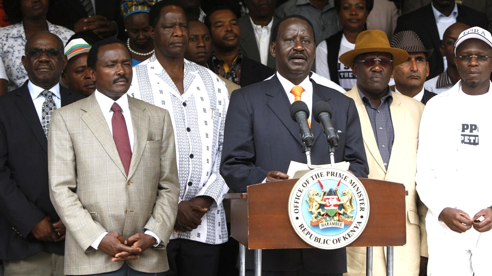 Raila Odinga inmitten seiner Anhänger