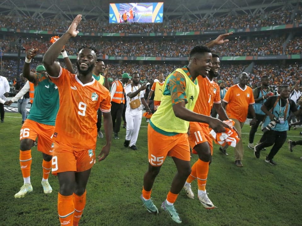 Feiernde Ivorer.