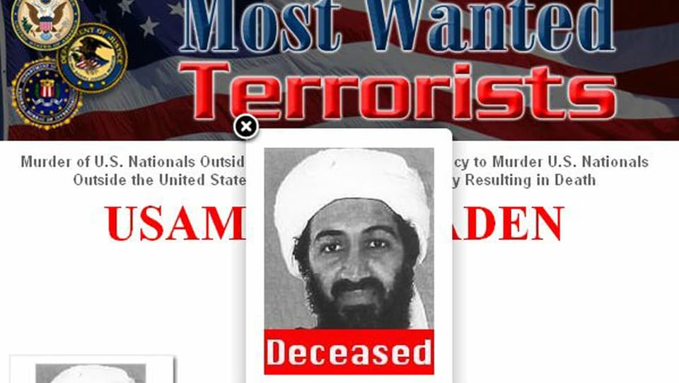 Foto eines Bildschirms der US-Behörden mit einem Foto Osama bin Ladens und der Beschriftung «Deceased» (dt. «verstorben») 