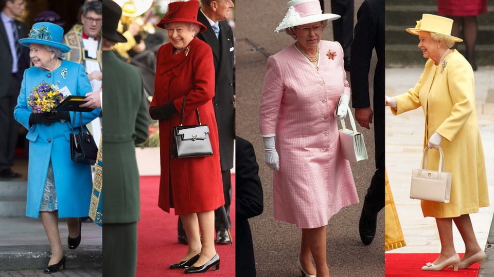 Collage auf der 4 Bilder der Queen zu sehen sind. Zu farbigen Kostümen trägt sie entweder schwarze Pumps, Handschuhe und Tasche oder das gleiche Set in beige.
