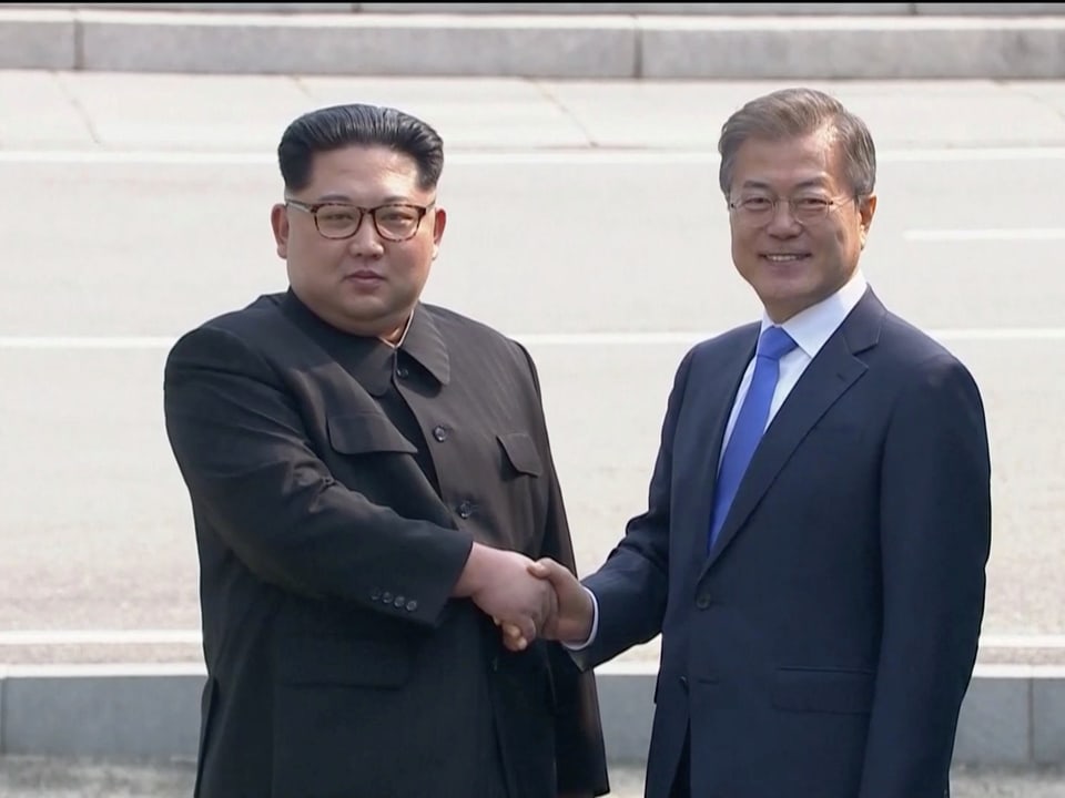 Kim Jong-un (l.) und Moon Jae-in