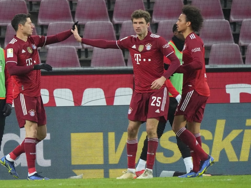 Jubiläen für die Offensiv-Spieler Lewandowski und Müller