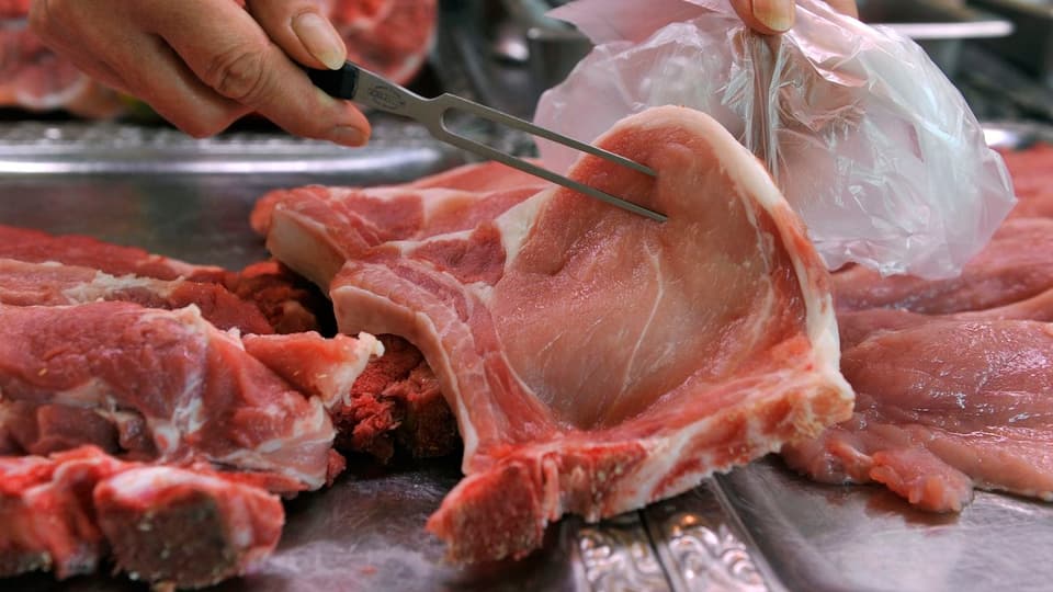Detailhändler reduzieren Schweinefleisch-Angebot