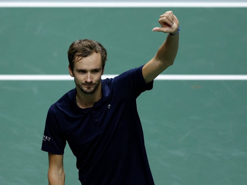Daumen hoch Daniil Medwedew jubelt