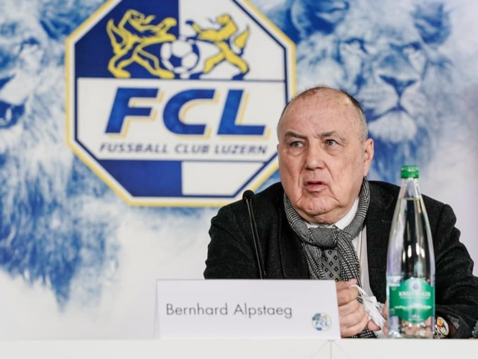 Bernhard Alpstaeg Bernhard Alpstaeg auf dem FCL-Podium.