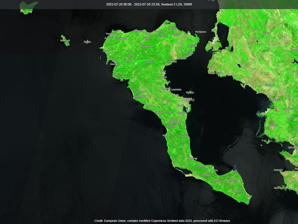 Satellitenbild von Korfu vor dem Waldbrand