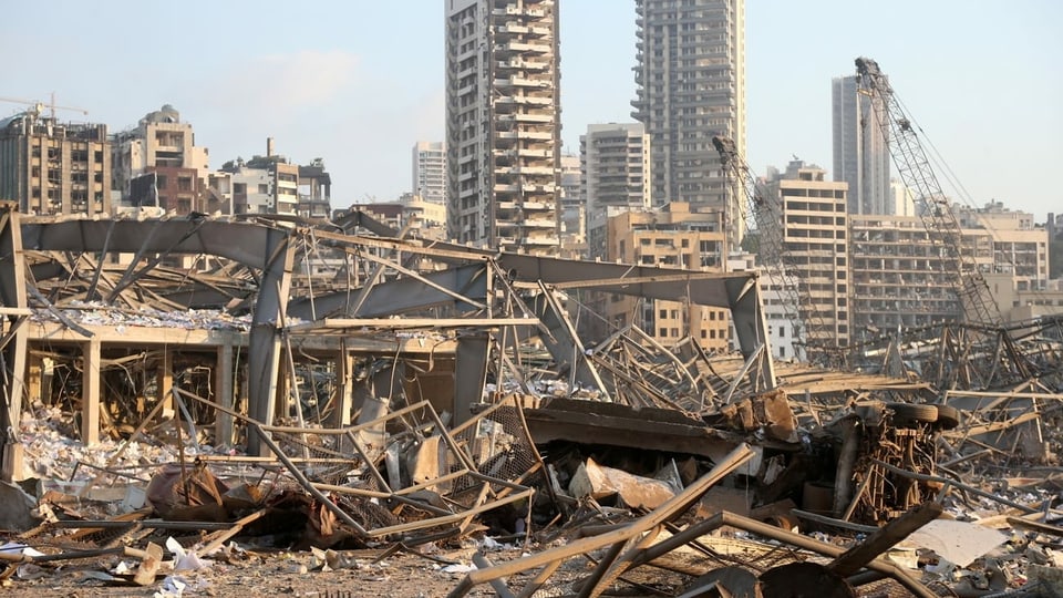 Zerstörte Gebäude im Hafen von Beirut