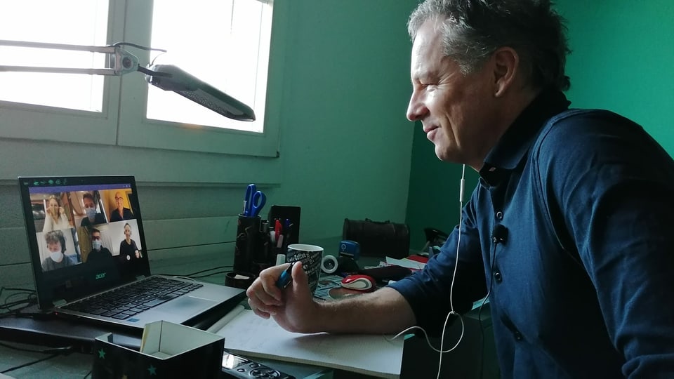 ... in der Videokonferenz mit Ueli Schmezer.
