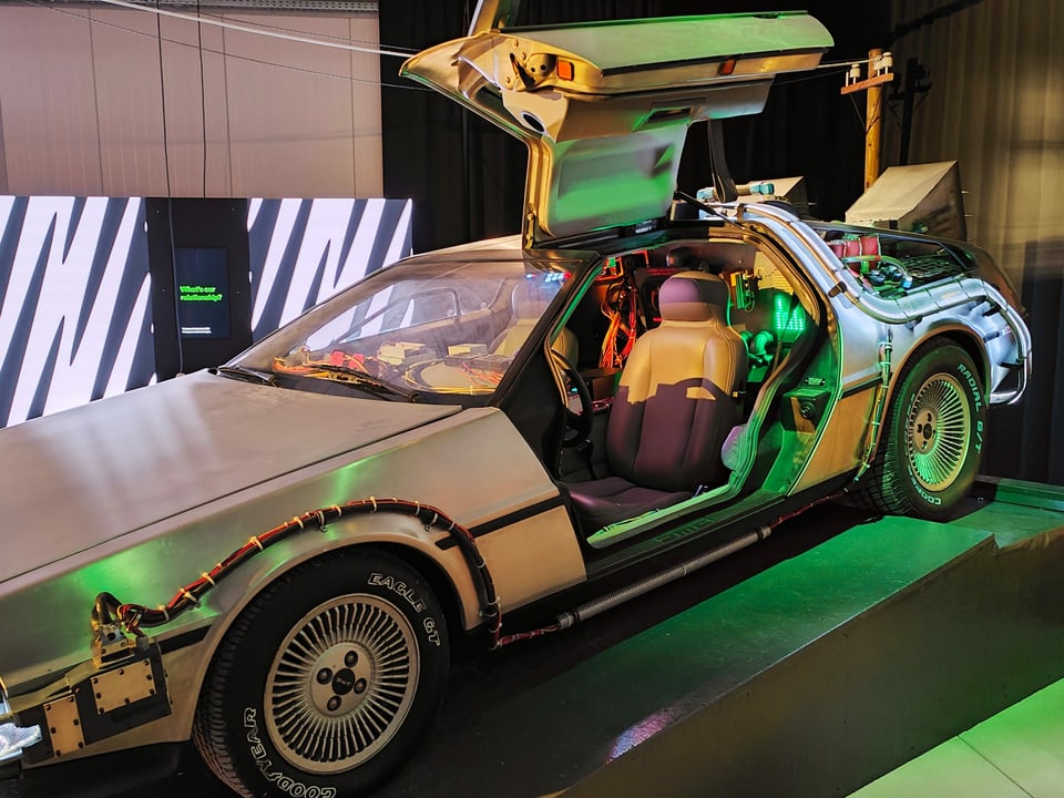 Original DeLorean DMC-12 aus dem Film «Back to the Future».