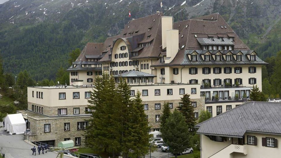 Das Nobelhotel Suvretta House im Frühling in St. Moritz